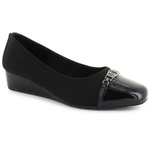 NWT Carolyn Tucker Iris Wedge Shoes 9M Black Slip-on Cushioned